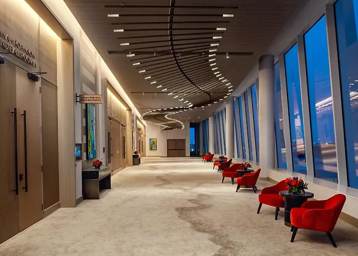 Hilton Downtown Hotel 4*